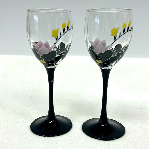 Vintage set of 2 LUMINARC FRANCE “ Domino Anais”wine glasses - Picture 1 of 6